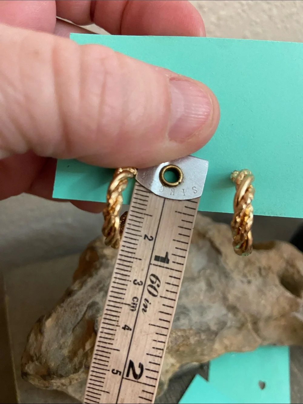 5/$10❤️❤️❤️NEW Gold Tone Zinc Alloy Twisted Hoop Stud Earrings